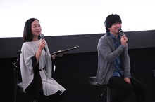 左からレイチェル・チャン、秦基博。