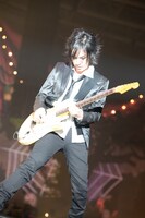 AKIHIDE（G / BREAKERZ）