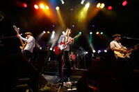 夜の本気ダンス「By Your Side ～ダンスは済んだ？ツアー」東京・UNIT公演の様子。（撮影：石崎祥子）