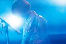 津野米咲（G / 赤い公園）（撮影：福本和洋[MAETTICO]）