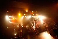 赤い公園（撮影：福本和洋[MAETTICO]）