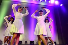 アイドルネッサンス「エビスで想い出トラベルネッサンス vol.1」の様子。