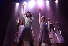 アイドルネッサンス「エビスで想い出トラベルネッサンス vol.1」の様子。