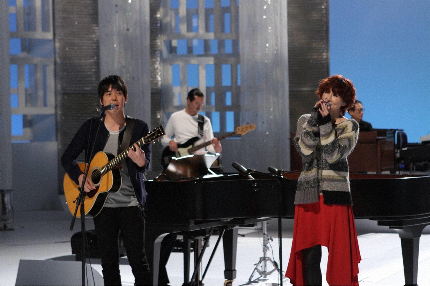 左から大橋卓弥（スキマスイッチ）、akko（My Little Lover）。 (c)フジテレビ