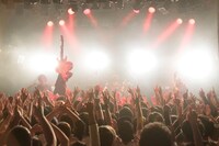 WHITE ASH「WHITE ASH One Man Tour 2015 "Put A Smile On Your Face!"」東京・UNIT公演の様子。（撮影：柴田恵理）