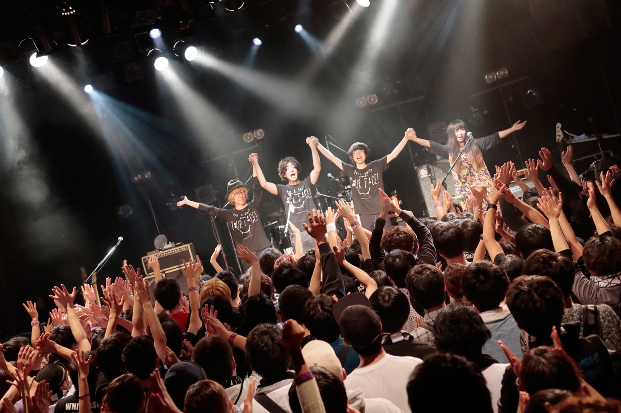 WHITE ASH「WHITE ASH One Man Tour 2015 "Put A Smile On Your Face!"」東京・UNIT公演の様子。（撮影：柴田恵理）