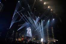 藍井エイル「WORLD OF BLUE」の様子。（写真提供：SME Records）