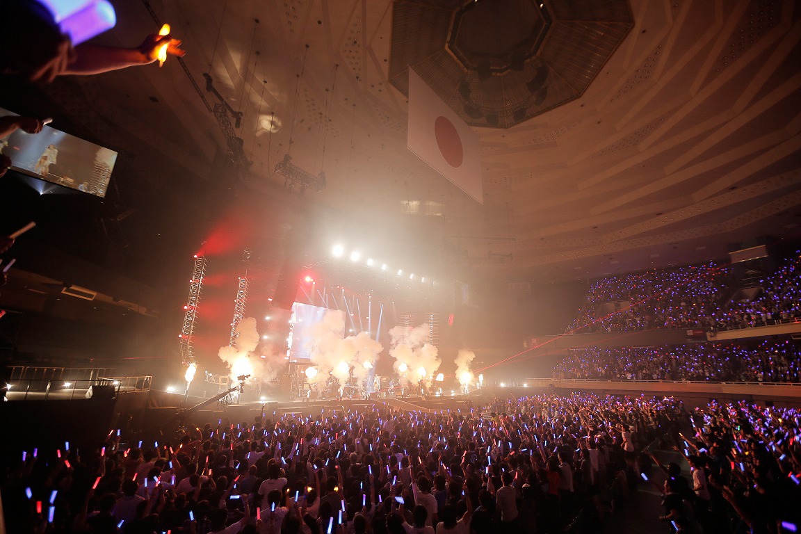 藍井エイル「WORLD OF BLUE」の様子。（写真提供：SME Records）