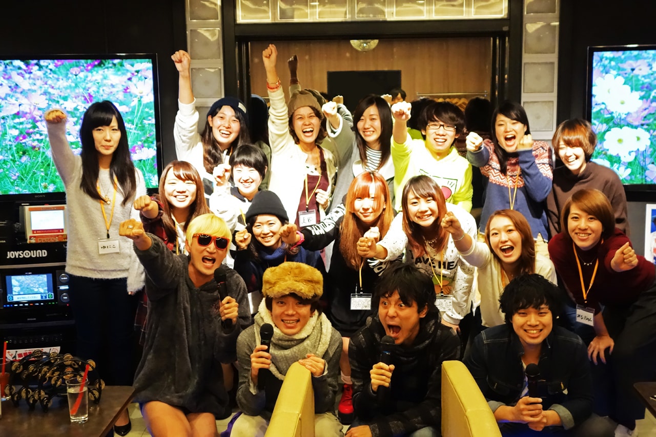 グッドモーニングアメリカ、朝から燃えたファン14人とのカラオケ大会