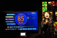 最下位脱出が決まり喜ぶ渡邊幸一（G, Cho / グッドモーニングアメリカ）。