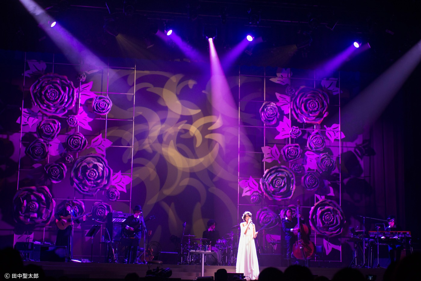 柴咲コウ「Ko Shibasaki Live Tour 2015『こううたう』」東京・東京国際フォーラム ホールA公演の様子。