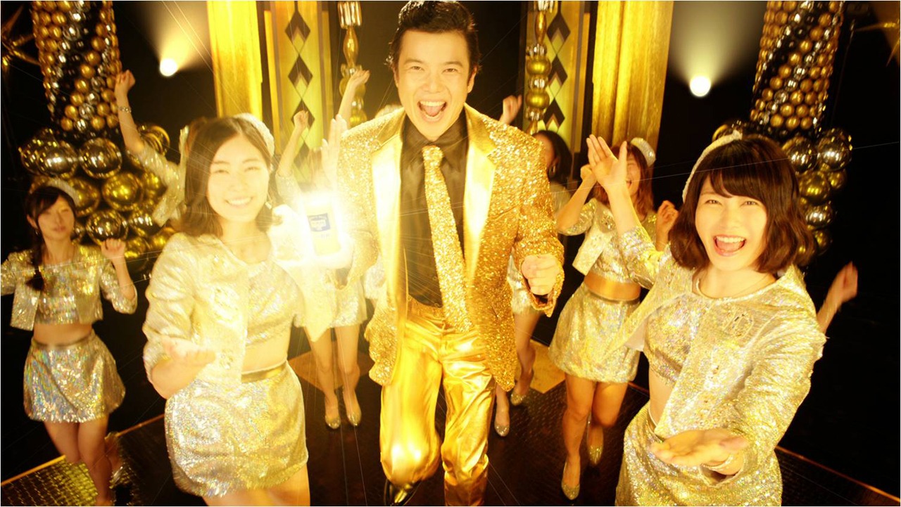 アサヒ飲料「ワンダ 金の微糖 “男の輝き編”」CMのワンシーン。