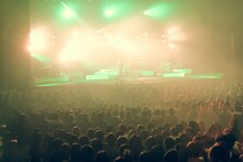 「Aimer Live Tour "DAWN"」東京・昭和女子大学 人見記念講堂公演の様子。（写真提供：SME Records）