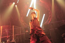 小松未可子「ハピこし！ライブ2015 ～青春×SURVIVAL～」の様子。（撮影：岡本麻衣）