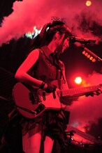 小松未可子「ハピこし！ライブ2015 ～青春×SURVIVAL～」の様子。（撮影：岡本麻衣）