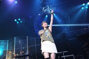 小松未可子「ハピこし！ライブ2015 ～青春×SURVIVAL～」アンコールの様子。（撮影：岡本麻衣）