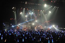 小松未可子「ハピこし！ライブ2015 ～青春×SURVIVAL～」アンコールの様子。（撮影：岡本麻衣）
