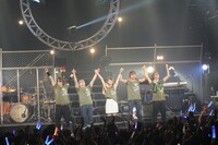 小松未可子「ハピこし！ライブ2015 ～青春×SURVIVAL～」アンコールの様子。（撮影：岡本麻衣）