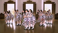 乃木坂46「おいでシャンプー」のミュージックビデオのワンシーン。