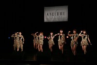 「出すぎた杭は打たれない / ドンデンガエシ / わたし」発売記念イベントの様子。（提供：アップフロントグループ）