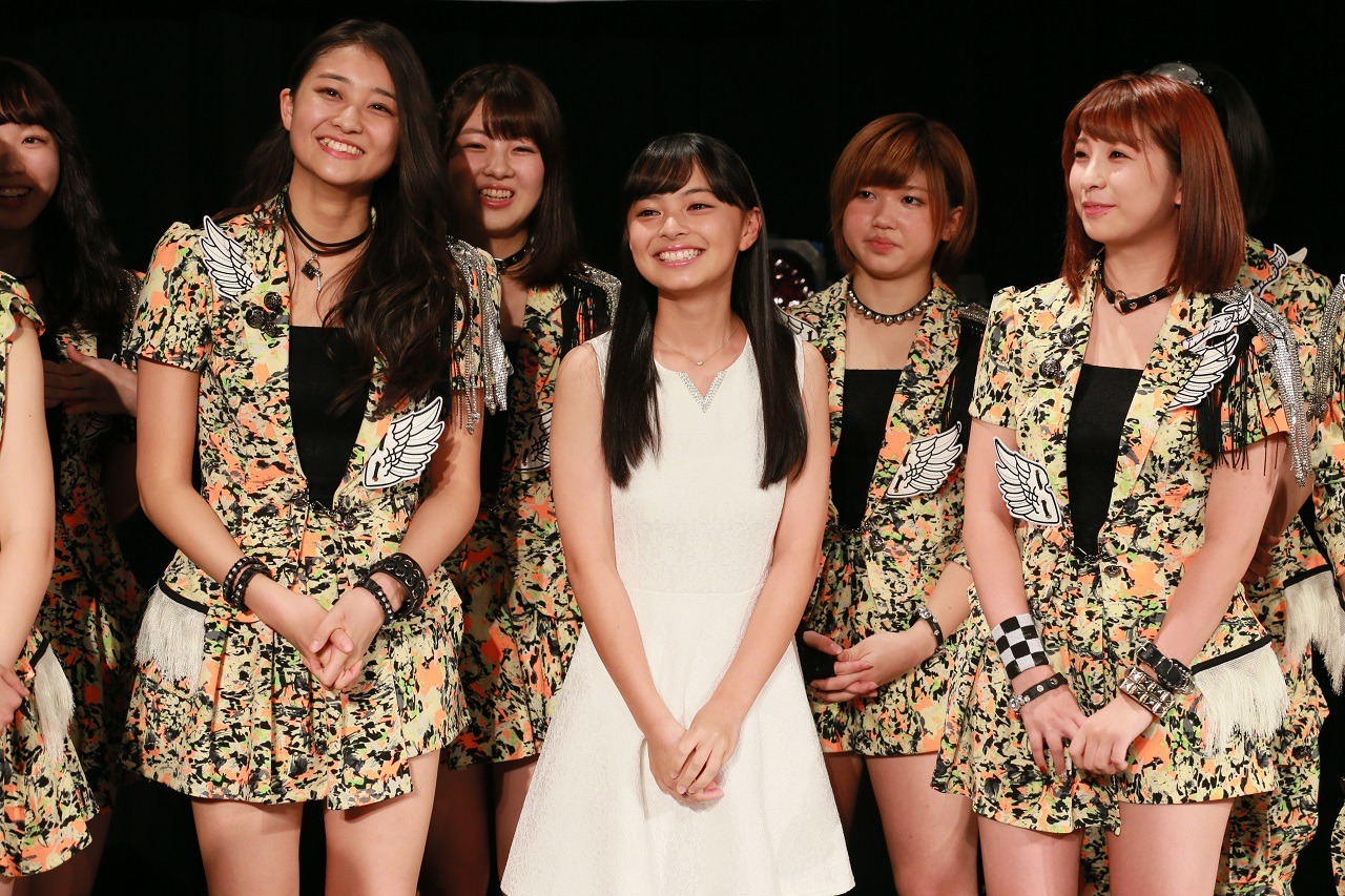「出すぎた杭は打たれない / ドンデンガエシ / わたし」発売記念イベントの様子。（提供：アップフロントグループ）