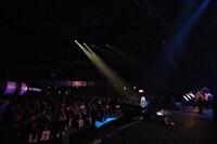 「Classic Rock Awards」にてパフォーマンス中のYOSHIKI。（写真提供：ジャパンミュージックエージェンシー）