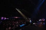 「Classic Rock Awards」にてパフォーマンス中のYOSHIKI。(写真提供:ジャパンミュージックエージェンシー)