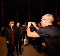 YOSHIKI（左）とジョー・サトリアーニ（右）。（写真提供：ジャパンミュージックエージェンシー）