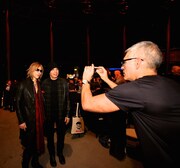 YOSHIKI(左)とジョー・サトリアーニ(右)。(写真提供:ジャパンミュージックエージェンシー)