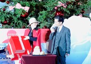 「Shibuya Hikarie Christmas 2015 ～WONDERLAND～」クリスマスツリー点灯式の様子。