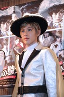 フランツ王子役の神永圭佑。