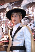 フランツ王子役の神永圭佑。