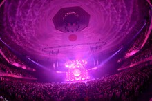 「チャットモンチーのすごい10周年 in 日本武道館!!!!」の様子。（撮影：古溪一道）