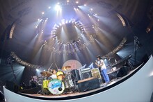 「チャットモンチーのすごい10周年 in 日本武道館!!!!」の様子。（撮影：古溪一道）