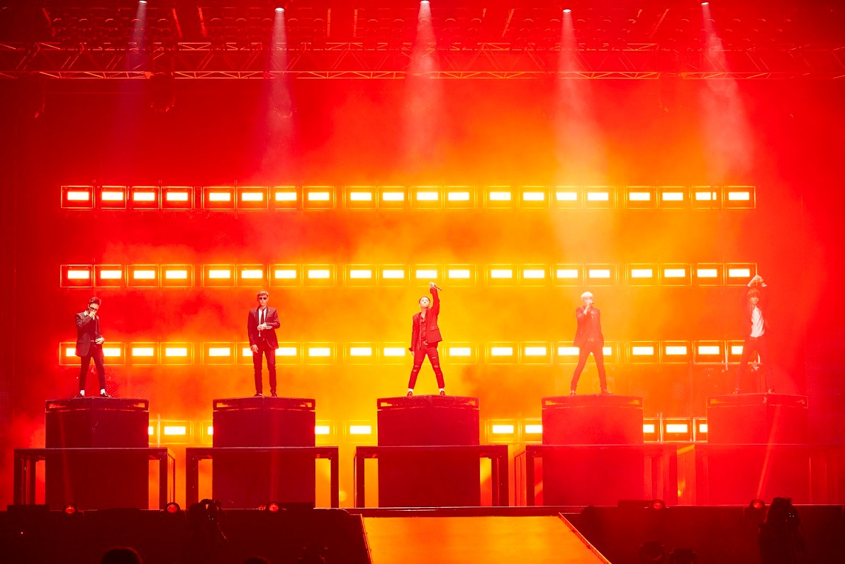 「BIGBANG WORLD TOUR 2015～2016 [MADE] IN JAPAN」東京ドーム初日公演の様子。 （写真提供：エイベックス・ミュージック・クリエイティヴ）