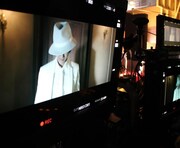 「Playing With Fire」ミュージックビデオ撮影時の様子。