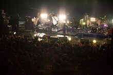 RADWIMPSのライブの様子。（撮影：植本一子）