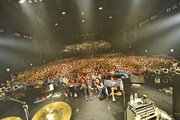 BLUE ENCOUNT「TOUR2015-2016『≒U』」愛知・Zepp Nagoya公演の様子。（撮影：佐藤広理）