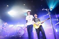 Suck a Stew Dry「秋のワンマンツアー2015『夢中でがんばれない君へエールを』」東京・LIQUIDROOM公演の様子。（撮影：白石達也）