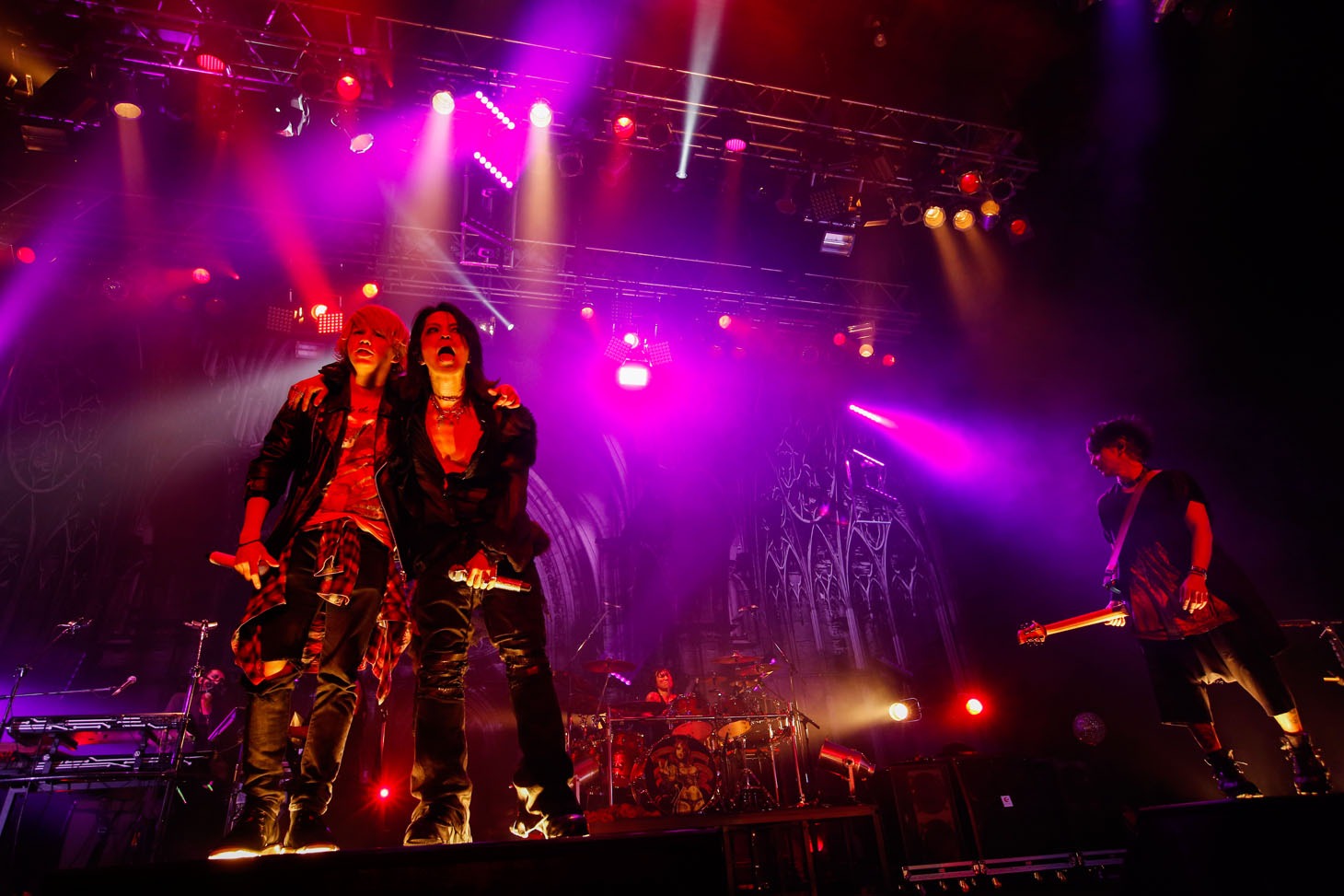 「SEX BLOOD ROCK N' ROLL」で共演をするMY FIRST STORYのHiroとVAMPS。（撮影：田中和子）