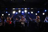 科楽特奏隊のライブの様子。（撮影：飯田祐真）