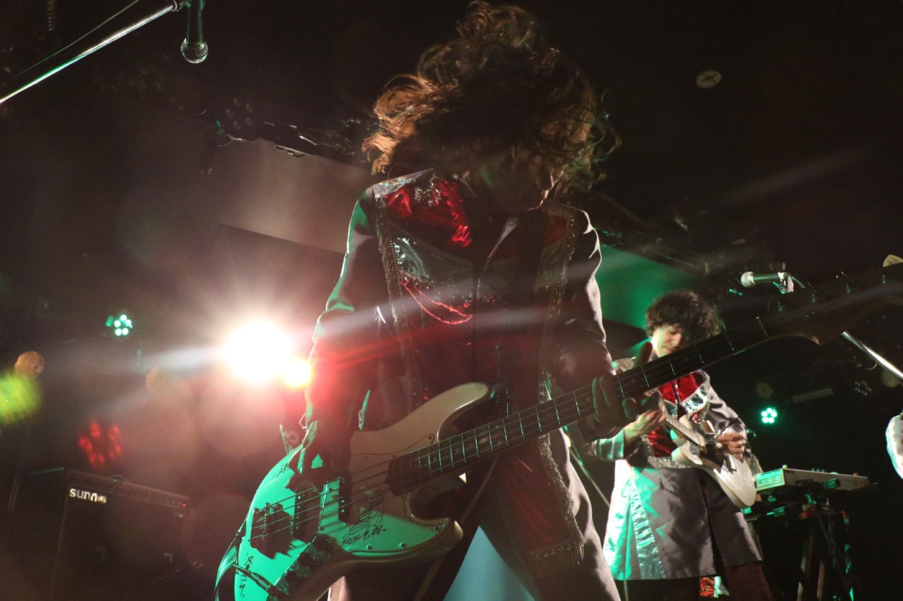 科楽特奏隊のライブの様子。（撮影：飯田祐真）