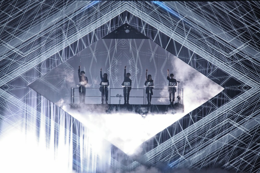「SAKANAQUARIUM2015-2016 "NF Records launch tour"」東京・日本武道館公演の様子。