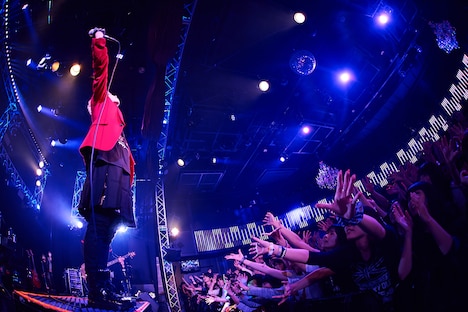 SuGのライブの様子。（撮影：近澤幸司）