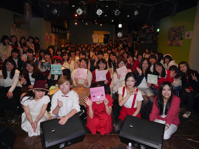 東京・gee-geで開催されたフリーライブ「シティーガールの休日」の様子。(撮影:吉川英里)