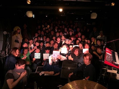 東京・下北沢 LIVEHOLICで開催されたフリーライブ「シティーボーイの妄想」の様子。