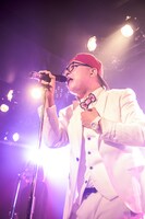 斉藤伸也（Vo, GAYA, Programming）（撮影：大橋祐希）