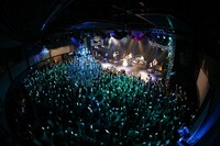 「飯田里穂 First Live rippi-rippi-rippi」の様子。（撮影：森久）