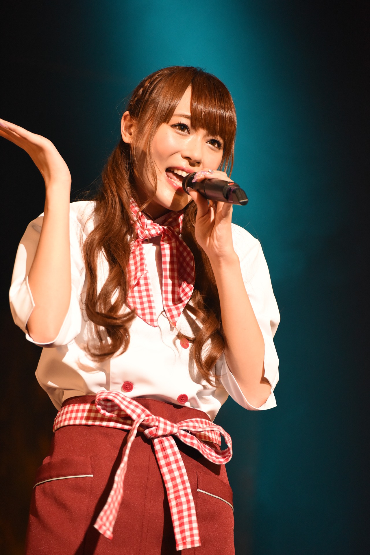 山田朱莉