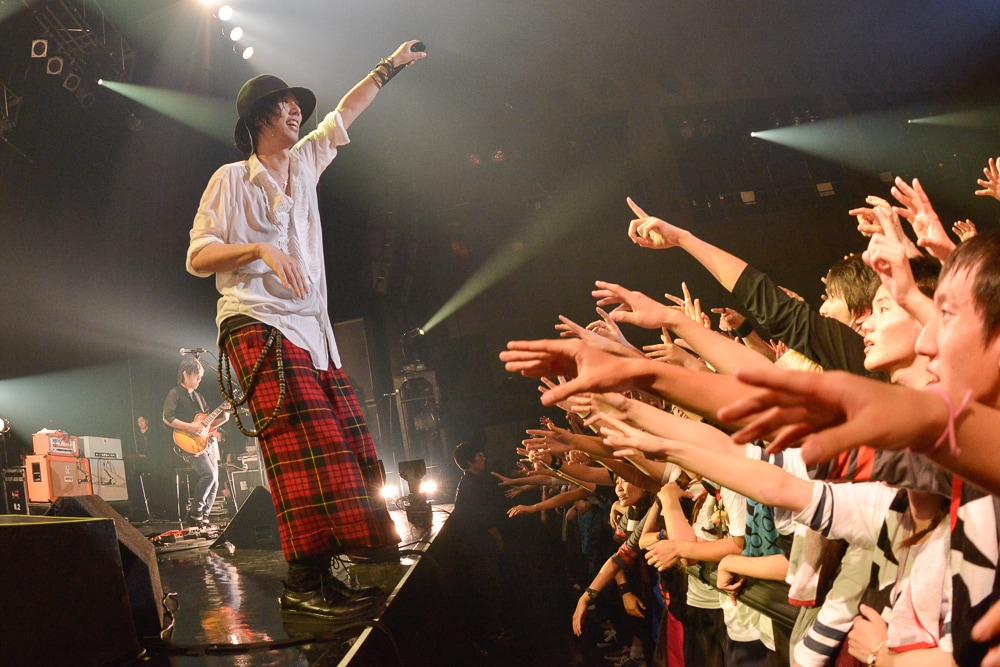 RADWIMPS“胎盤”6日目、ハナレグミ＆クラムボン郁子迎え11人で演奏